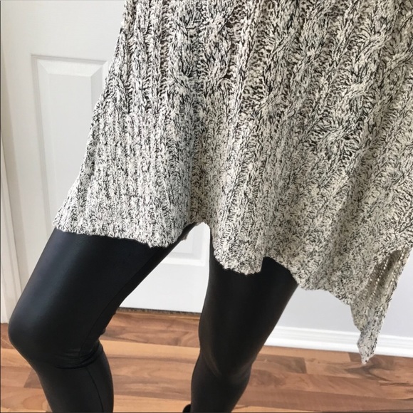 Black and white cable knit sweater - Picture 6 of 6